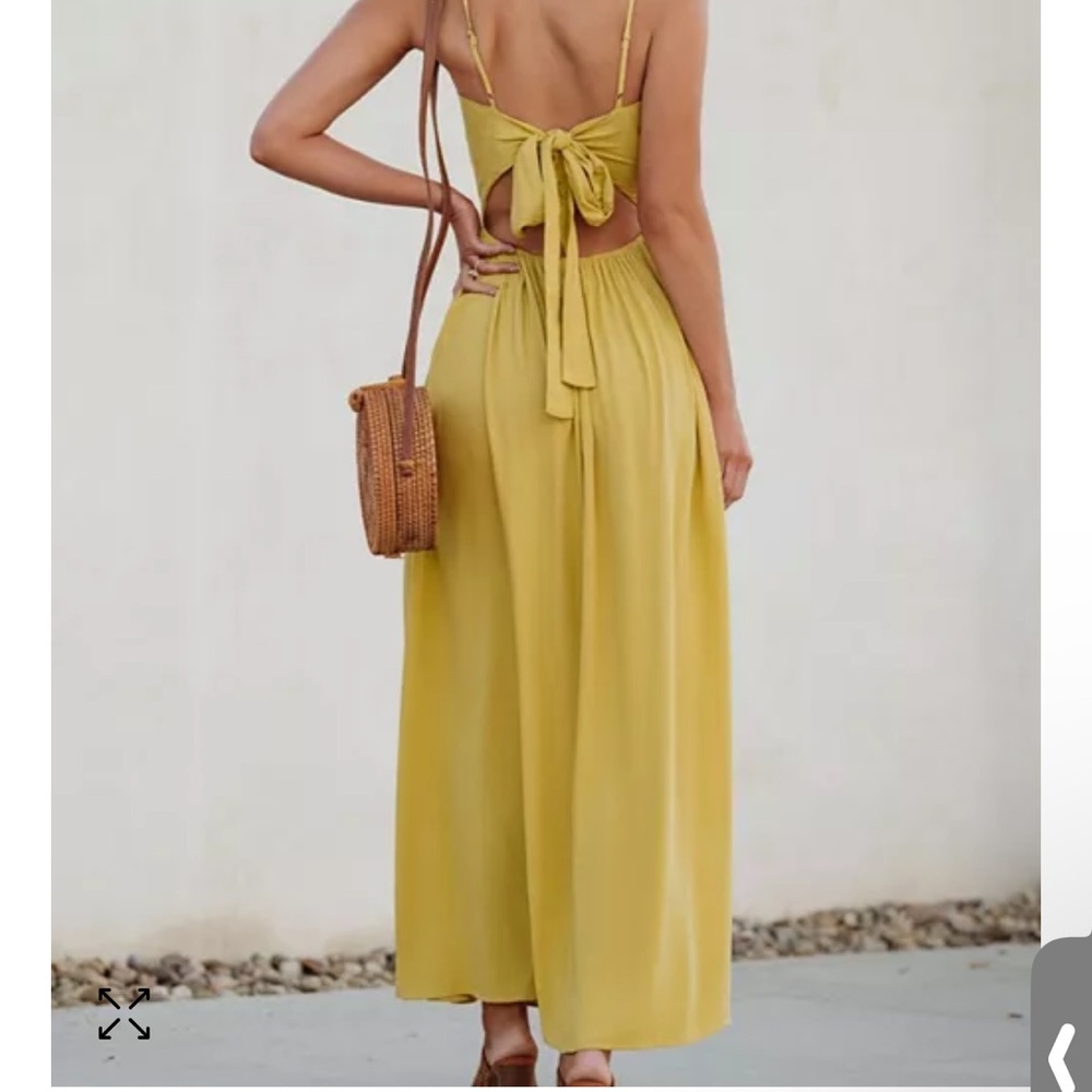 NWT CUPSHE Women's Front Twist & Keyhole
Maxi Beach Dress Size Small - Picture 5 of 6